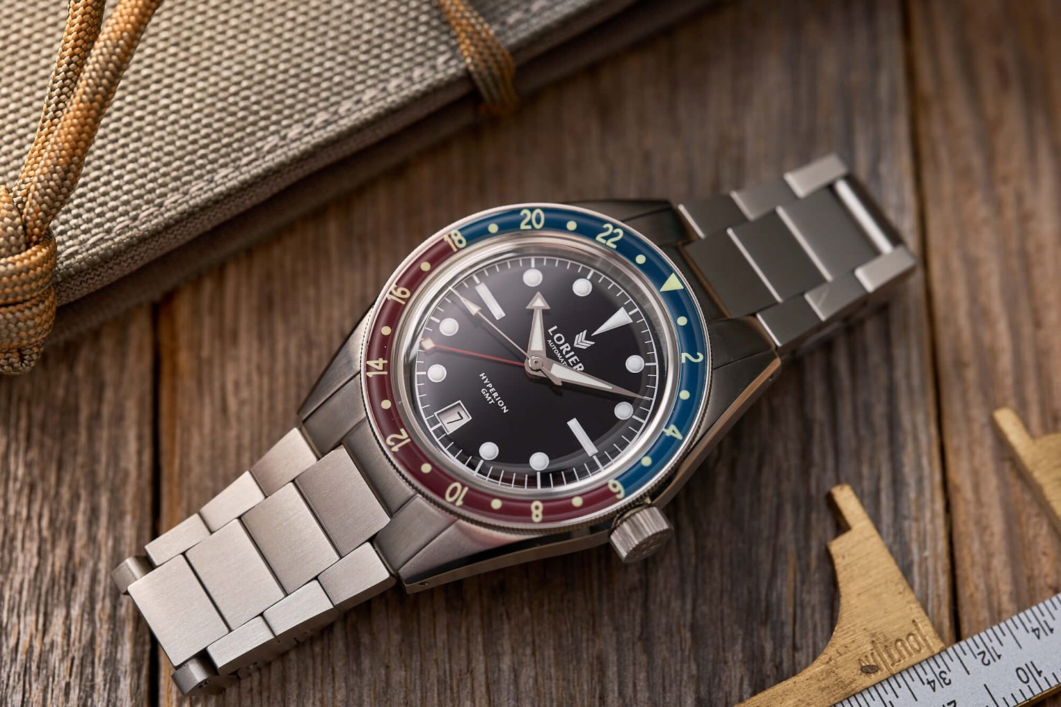 Lorier Rambler Lorier Hyperion 38mm GMT Review - Watch Clicker