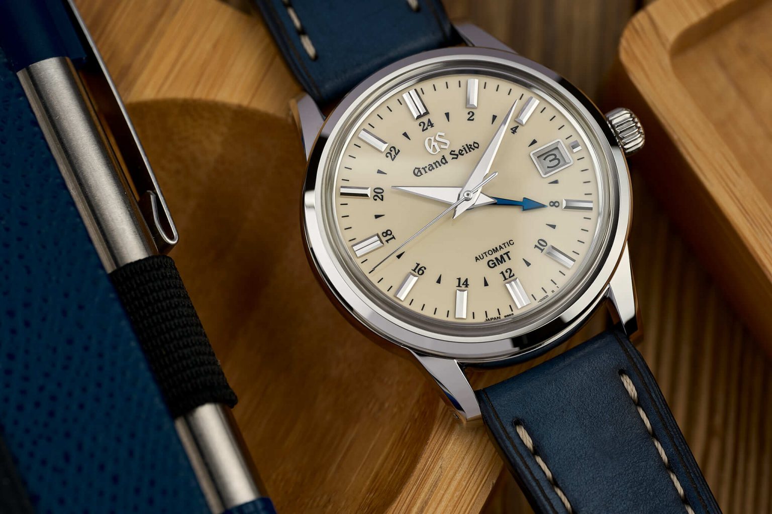 Grand Seiko SBGM221 Review Watch Clicker Grand Seiko SBGM221 Review Watch Clicker