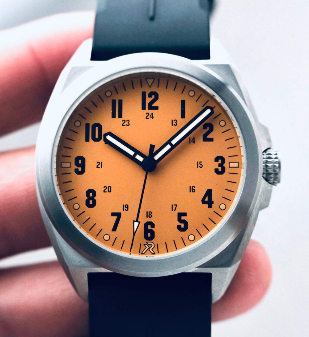 RZE Valour 38 Review - Watch Clicker