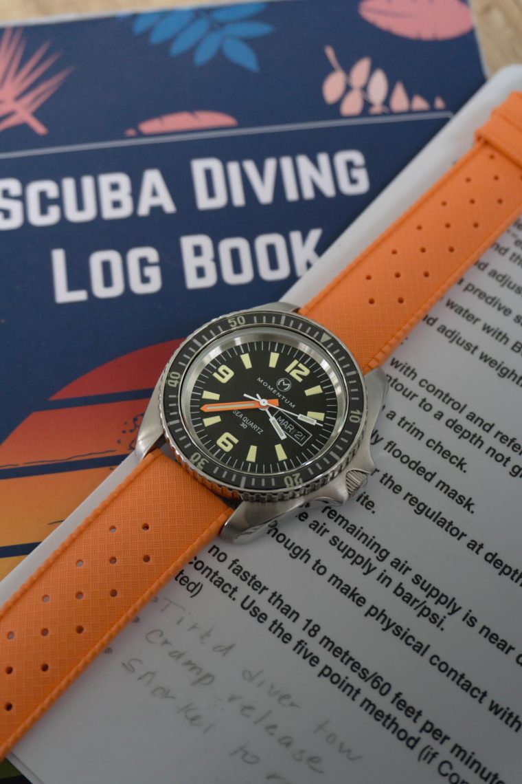 Momentum Sea Quartz 30 Review Watch Clicker